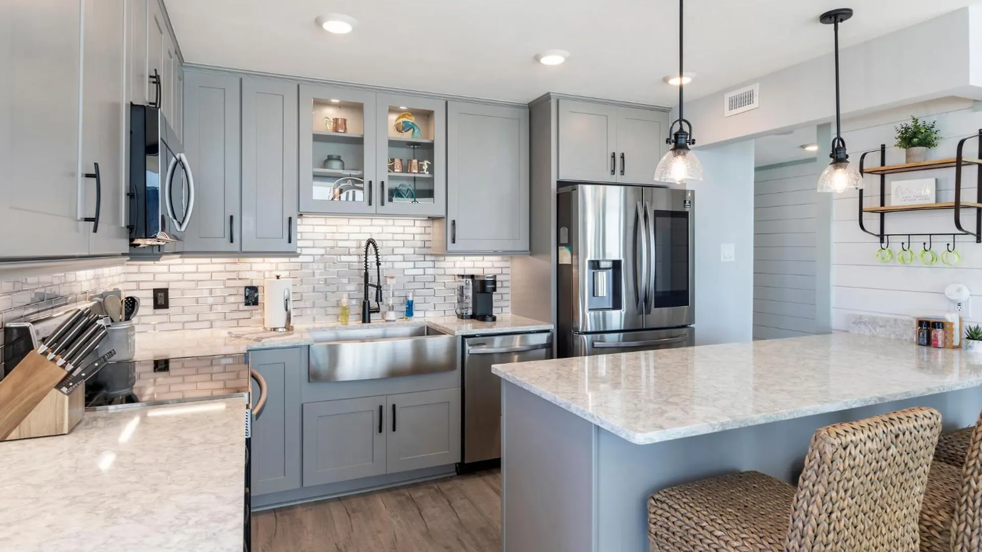 Edgewater Windward 508 - Newly Renovated Corner Condominium! Panama City Beach Apartment